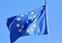 Официальный представитель Еврокомиссии Эрик Мамер написал в соцсетях о том, что рассматривается возможности заморозки финансирования Венгрии по программам "Сбалансированного развития" из бюджета ЕС