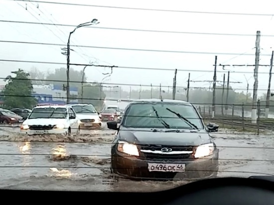 В Курске из-за ливневой канализации улицы затопило дождевой водой