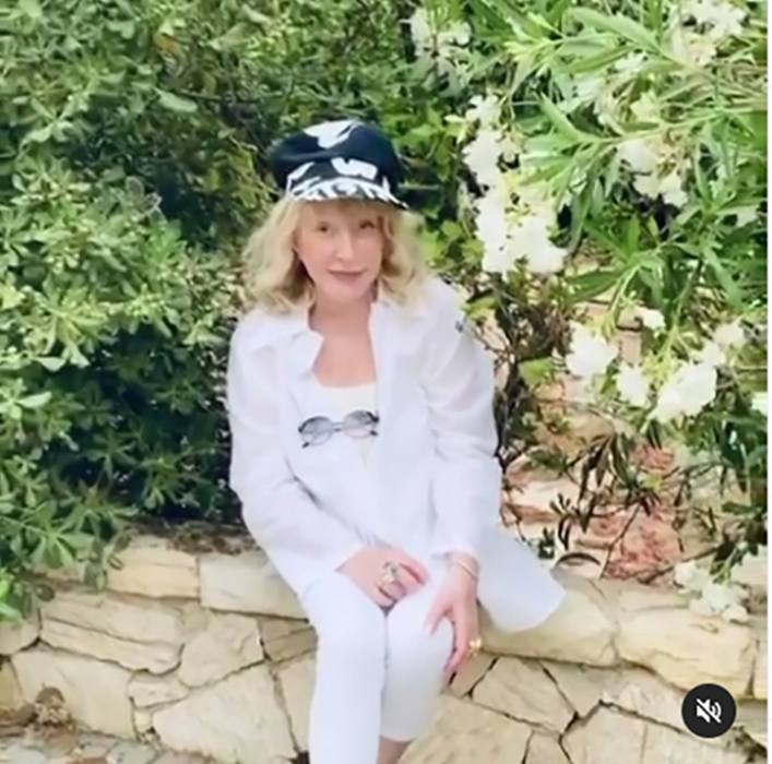 Alla Pugacheva asked to be a foreign agent after her husband: photo of the artist
