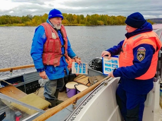 В ходе рейдов на озерах Мончегорска судоводители нескольких маломерных судов получили «административку»