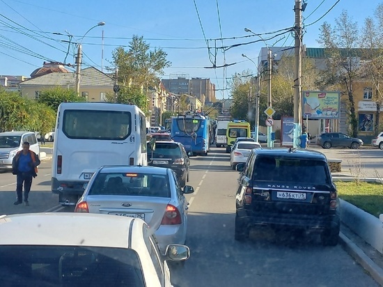 Затор длился более 10 минут