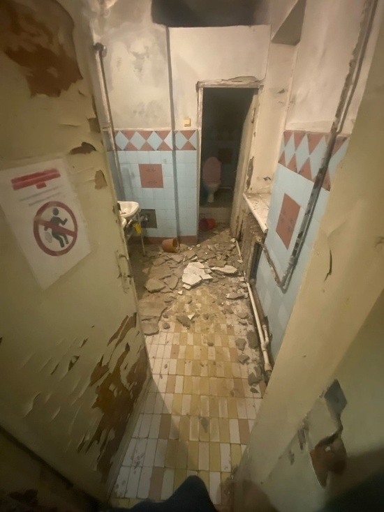 В пензенском общежитии рухнул потолок