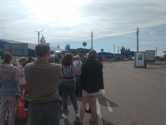 Более 100 тысяч жителей ДНР и ЛНР выехали в Россию на прошлой неделе