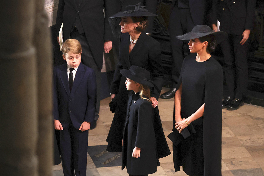 Prince Harry, Meghan, crying Charles III: footage of the funeral of Elizabeth II