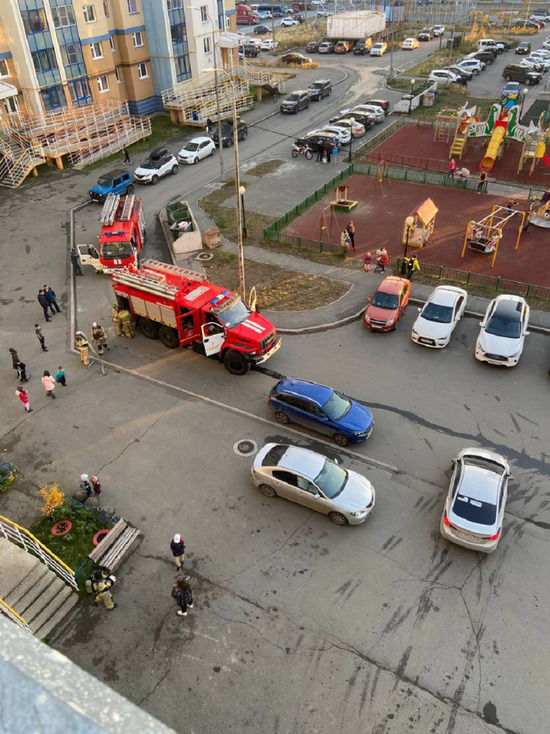 В Салехарде женщина готовила еду и едва не спалила дом