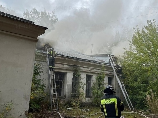 Костромские трагедии: при пожаре в нежилом доме на ул. Щербины погиб человек