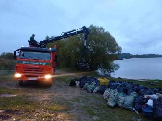 «Чистая Смоленщина» завершила волонтерский сезон уборкой на озере ТЭЦ-2