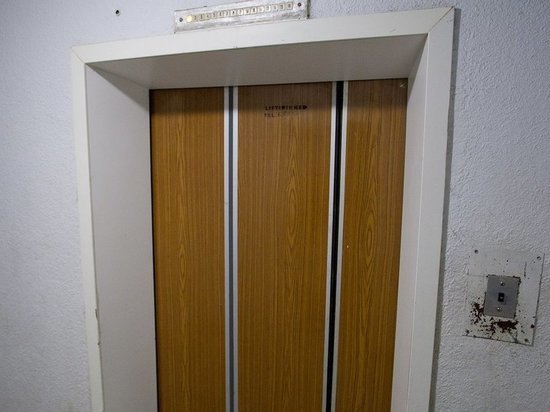 В двух районах Донецка остановились лифты