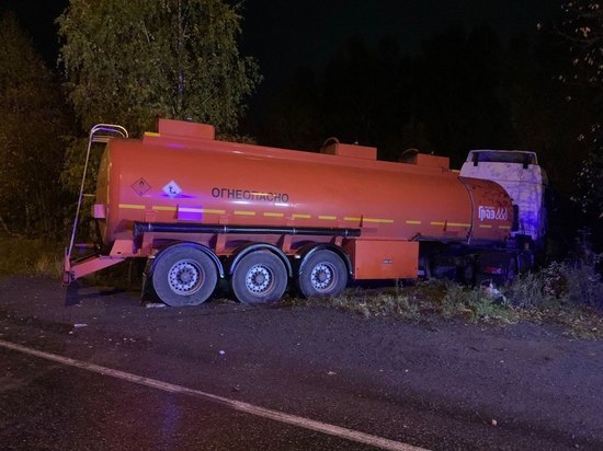 Сразу два бензовоза попали в ДТП под Красноярском