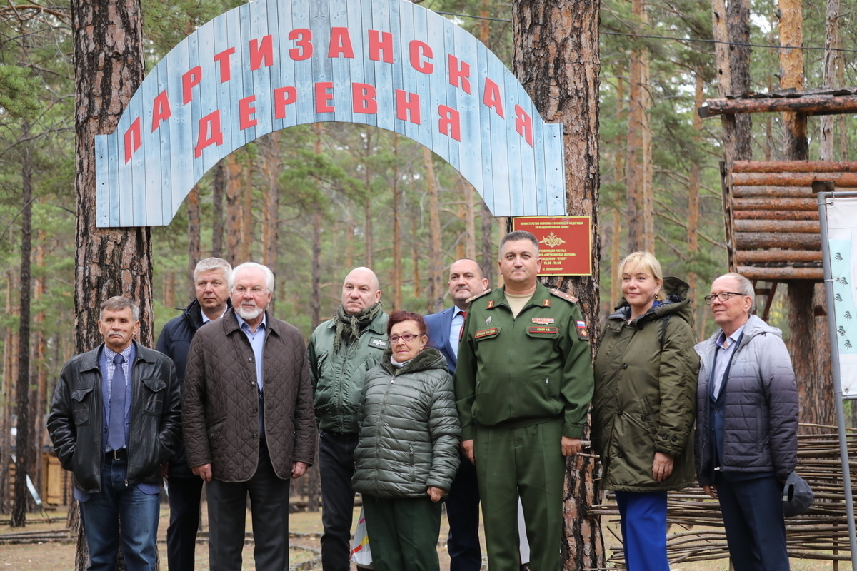 Гарнизонный Дом офицеров в Улан-Удэ привел в смятение Общественный совет  Минoбороны России - МК Улан-Удэ