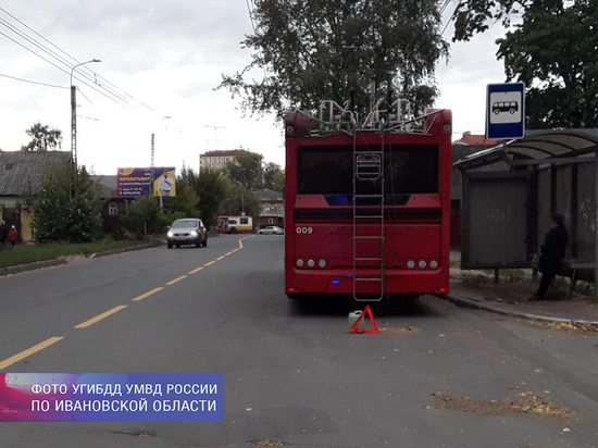 В Иванове за минувшие сутки в авариях травмы в общественном транспорте получили две женщины