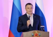 Глава Луганской народной республики Леонид Пасечник подписал закон о референдуме по вопросу вхождения ЛНР в состав России на правах субъекта федерации