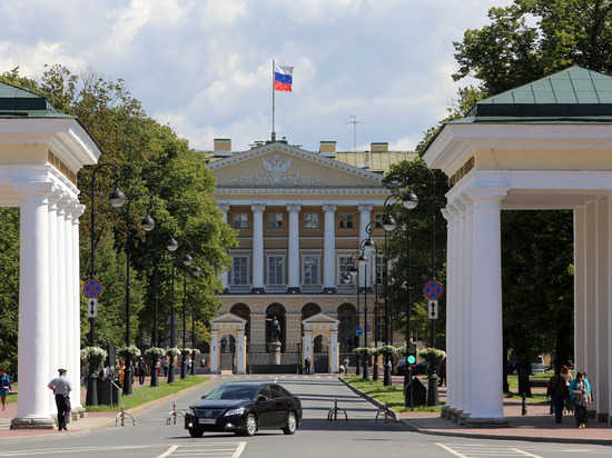 Петербург направит дополнительные средства на развитие социальной сферы