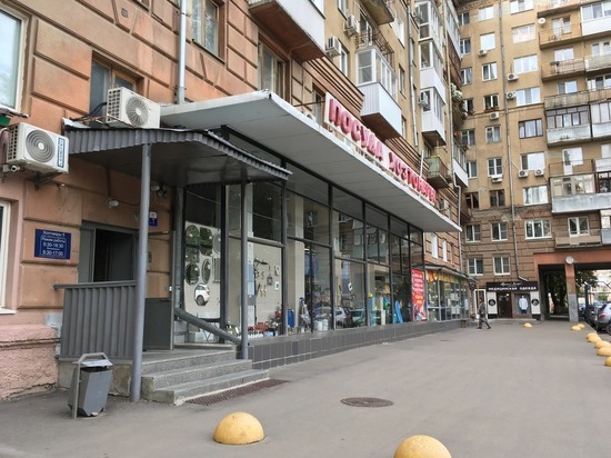 "Мы? Закрываемся?": в старейшем саратовском хозяйственном магазине опровергли его закрытие