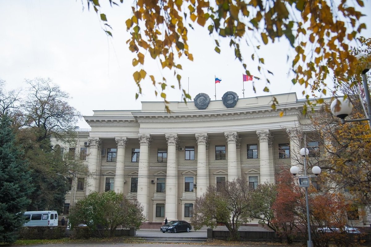 Мк в волгограде. Волгоградской облдумы. Волгоград фото. Волгоградская областная Дума. Депутаты Волгоградской областной Думы.