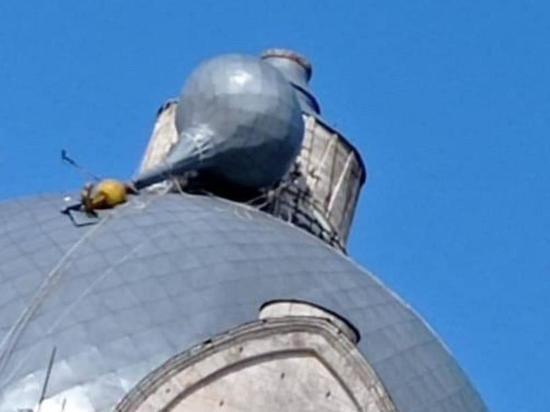 Из-за сильного ветра в Касимовском районе рухнула маковка церковного купола