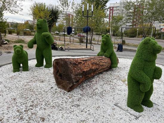 Сквер «Зодчий» в Улан-Удэ украсили четыре медведя