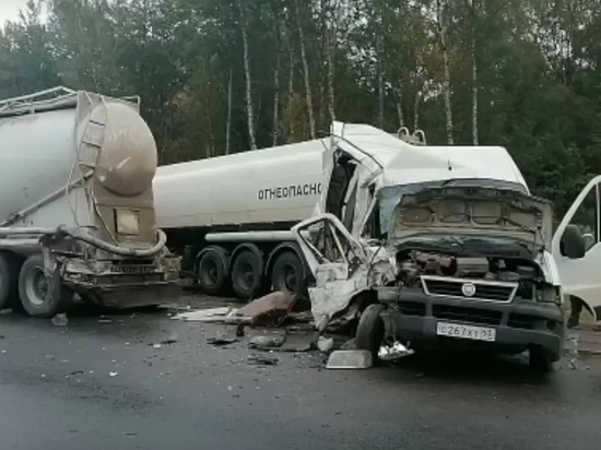 Мужчина пострадал в тройном ДТП в Новгородском районе
