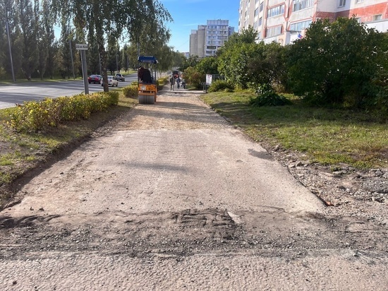 По улице Лебедева в Йошкар-Оле улучшают пешеходную зону