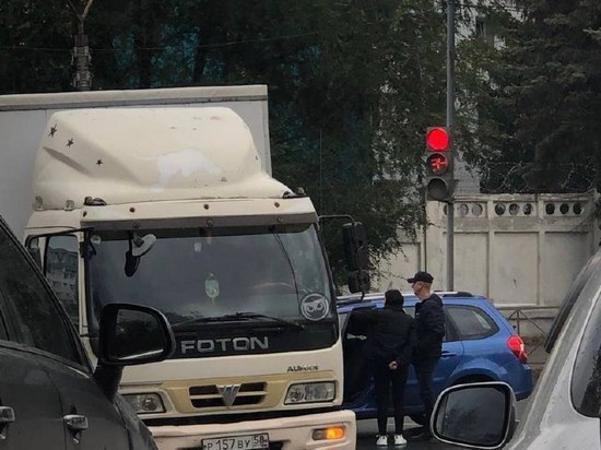 В Пензе на перекрестке с улицей Гагарина произошло ДТП