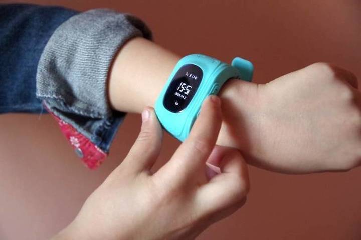 Костромские хитрости: после запрета в школах смартфонов родители школьников стали покупать своим чадам «умные часы»
