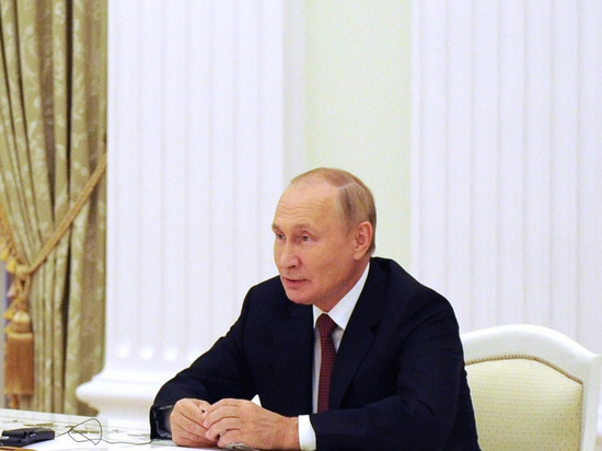 Путин призвал заполнить ниши отечественными производителями