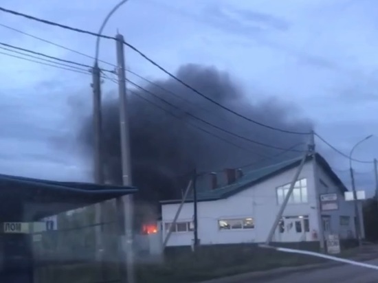 В Рыбинске опять сгорел автосервис