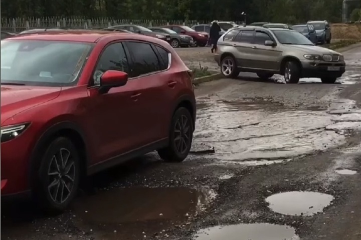 В Ярославле сорван ремонт дороги у Перинатального центра