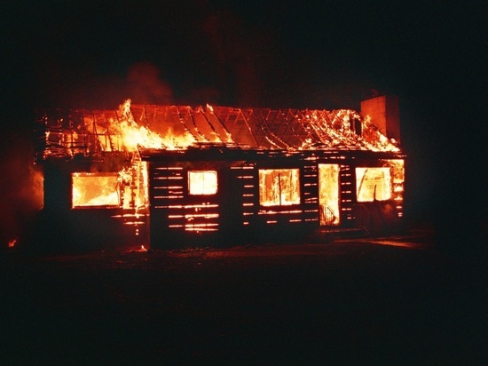Житель Карелии решил отомстить соседу и поджег его дом