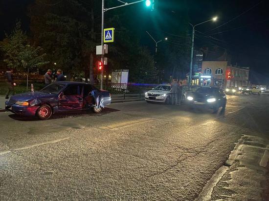 На Рабочей площади в Ростове 21-летний водитель попал в ДТП