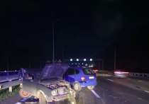 Вечером 21 сентября на автодороге «Северный обход города Калининграда» произошло двойное ДТП, в котором пострадали три человека. Об этом сообщили в пресс-службе ГИБДД по Калининградской области.