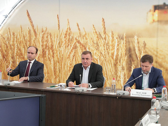 Алексей Дюмин провел совещание с руководителями предприятий агропромышленного комплекса