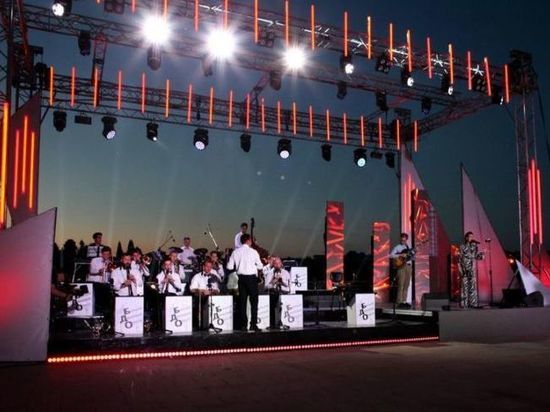 На большом экране зрители смогут увидеть уфимский «Большой джаз»