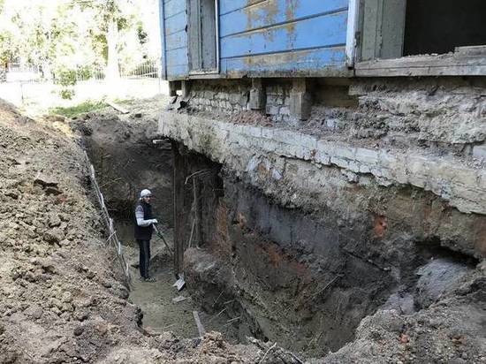 В брянском Локте укрепили фундамент усадьбы Романовых