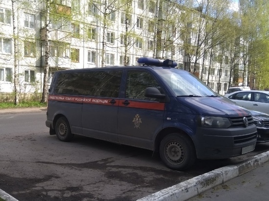 Тело мужчины обнаружили на скамейке у одного из домов Сокола