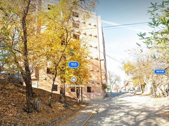 В центре Ростова возле набережной на торги выставили участок для возведения многоэтажки