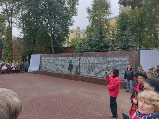 В Смоленске открыли новые секции мемориального панно «Бессмертного полка»