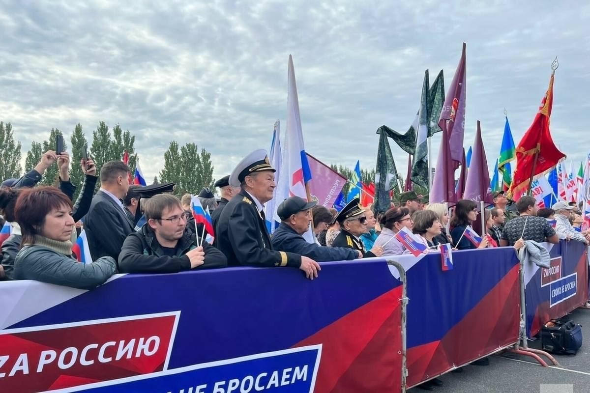 В Казани состоялся митинг поддержки референдума в ДНР - МК Казань