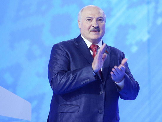 Лукашенко &#34;уже осточертело&#34; быть президентом, но иначе с белорусов &#34;шкуру сдерут&#34;