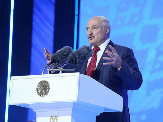 Лукашенко заявил, что ему "осточертело" быть президентом