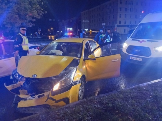 Ночью в Твери на Петербургском шоссе произошла авария