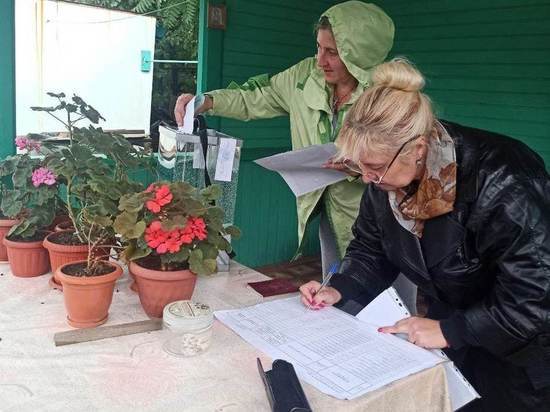 На Донбассе стартовал второй день референдума