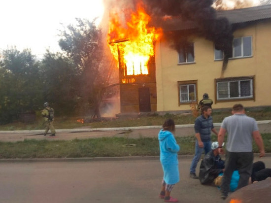 В Копейске при пожаре в многоквартирном доме пострадали две женщины