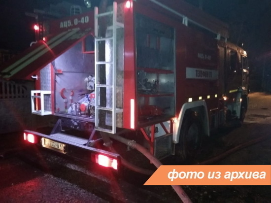 Частный дом загорелся в Ломоносовском районе на площади 120 «квадратов»
