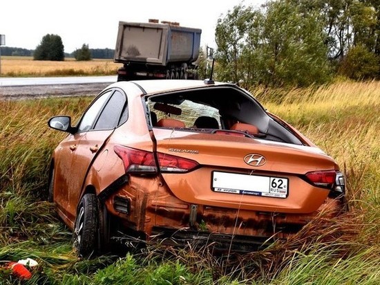 В Пронском районе в ДТП с грузовиком Volvo пострадала водитель Hyundai