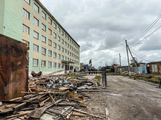 В Курске разрушенное ураганом общежитие колледжа восстановят за три недели