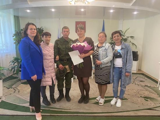 Около десяти пар поженились в условиях частичной мобилизации на Сахалине