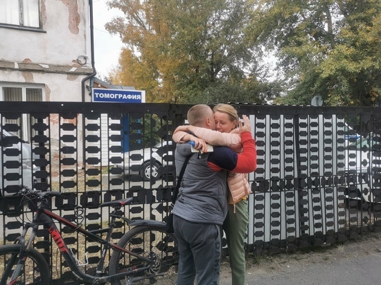 «А папа скоро вернется?»: Первый автобус с мобилизованными отправился из Барнаула