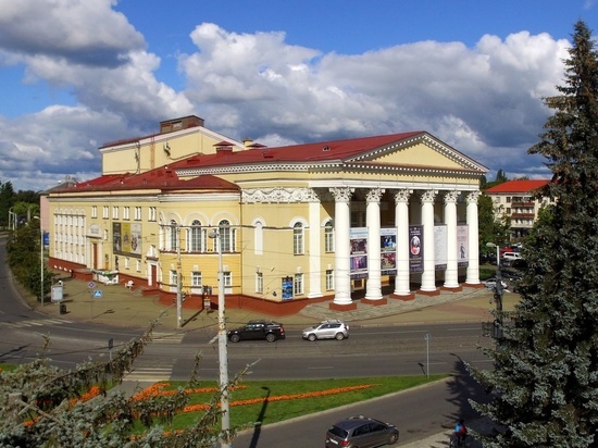 Новый театральный сезон калининградского драмтеатра откроет  «Доходное место»