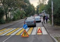 В Калининграде восьмилетний мальчик попал под колеса Mercedes, за рулем которого сидел 56-летний водитель. Об этом сообщает пресс-служба региональной ГИБДД.